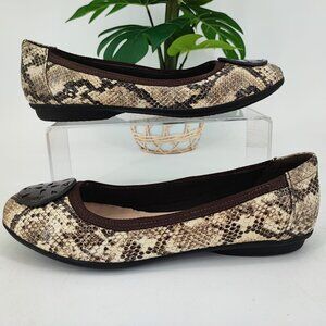 Clarks Women's Collection Brown Leather Snake Flats Size 9M